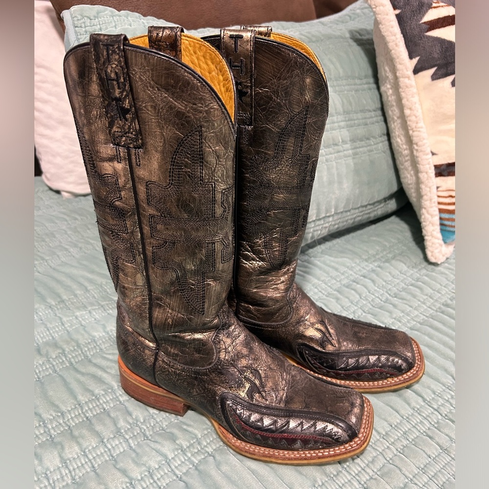 EUC 7.5 Tin Haul Co. "Jawsome" Women's Boots